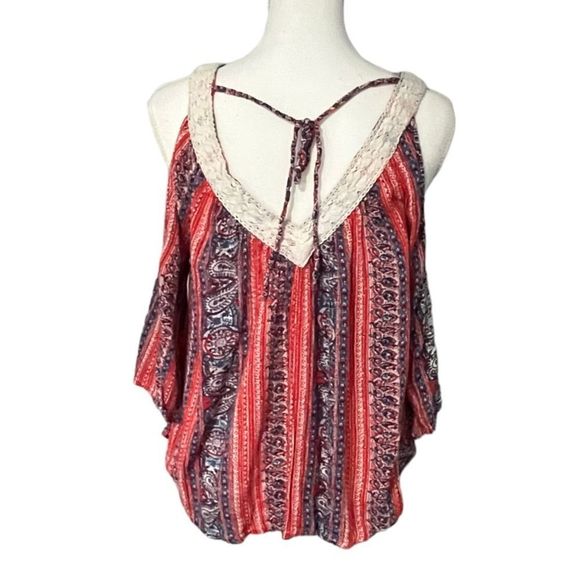 Hollister size L cold shoulder gauzy top with double v-neck & bell sleeves EUC - Picture 6 of 14